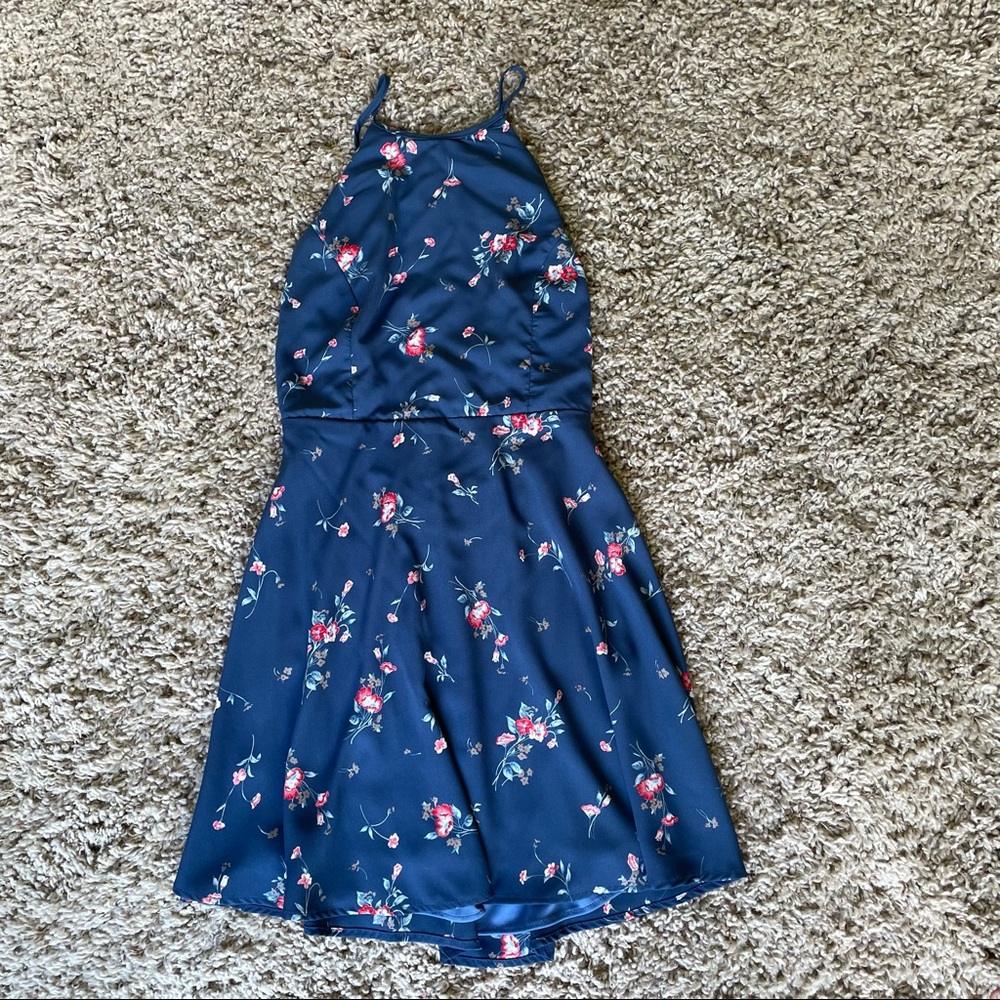 Lulu’s backless dress - M